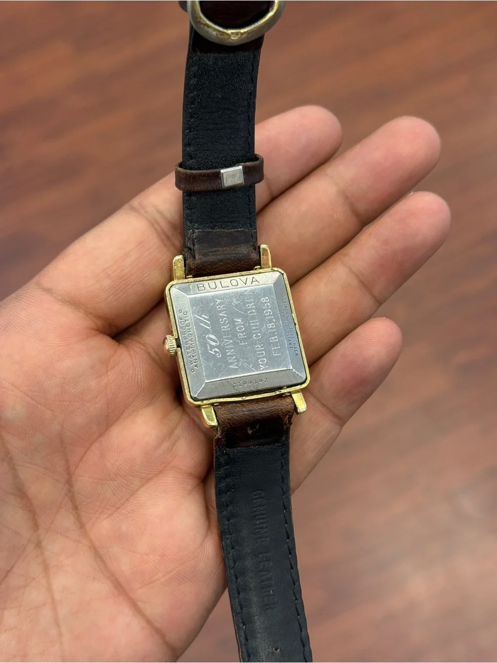 Bulova wind square